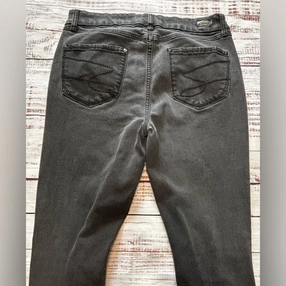 Women’s Seven7 Distressed Denim High Rise Skinny Jeans - Picture 10 of 15